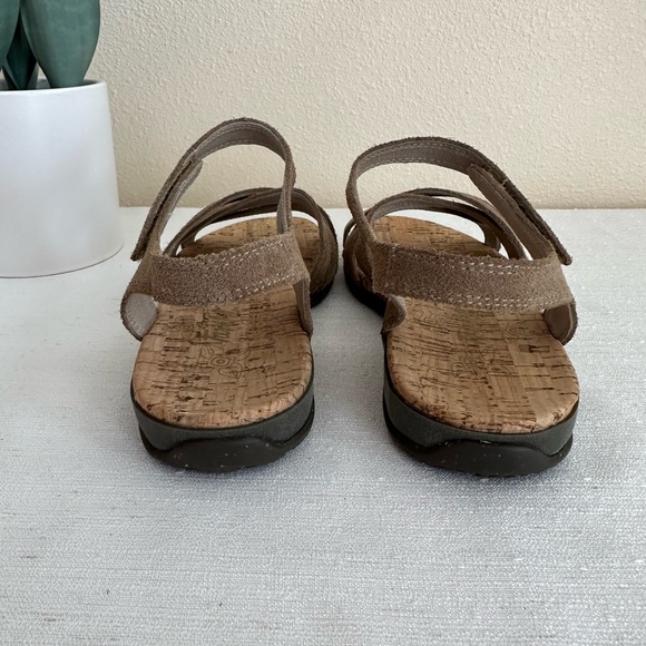 Tara M. Esme Taupe Suede Ankle Strap Flat Sandals Woman’s 7 - Picture 10 of 12